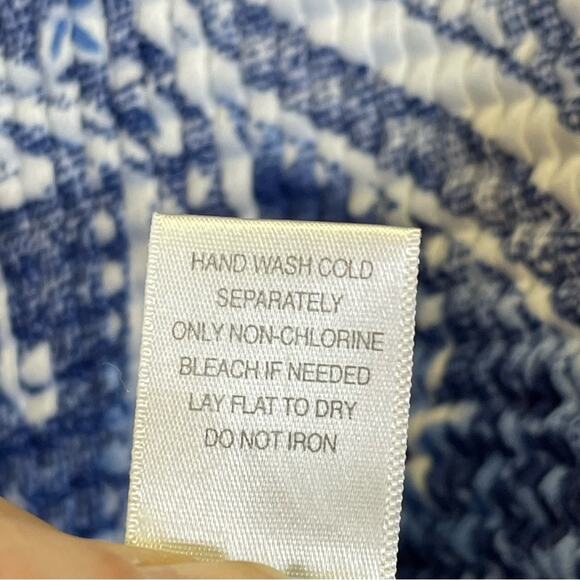 Christopher & Banks, Blue Popcorn Style Stretchy Tank Top. Size XL. - Picture 4 of 6